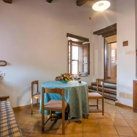 Luxurious Framhouse In Castiglione Del Lago With Swimming Pool Hébergement de vacances