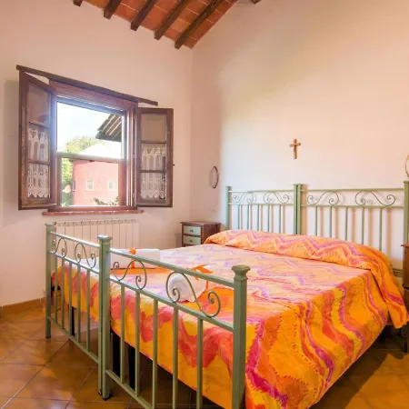 Luxurious Framhouse In Castiglione Del Lago With Swimming Pool Hébergement de vacances
