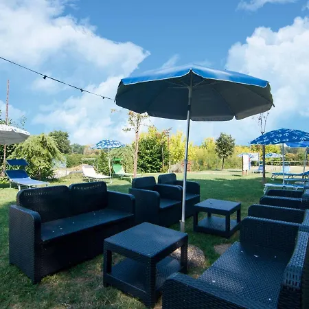 Hébergement de vacances Luxurious Framhouse In Castiglione Del Lago With Swimming Pool *