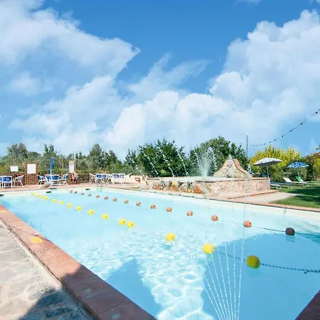 Luxurious Framhouse In Castiglione Del Lago With Swimming Pool